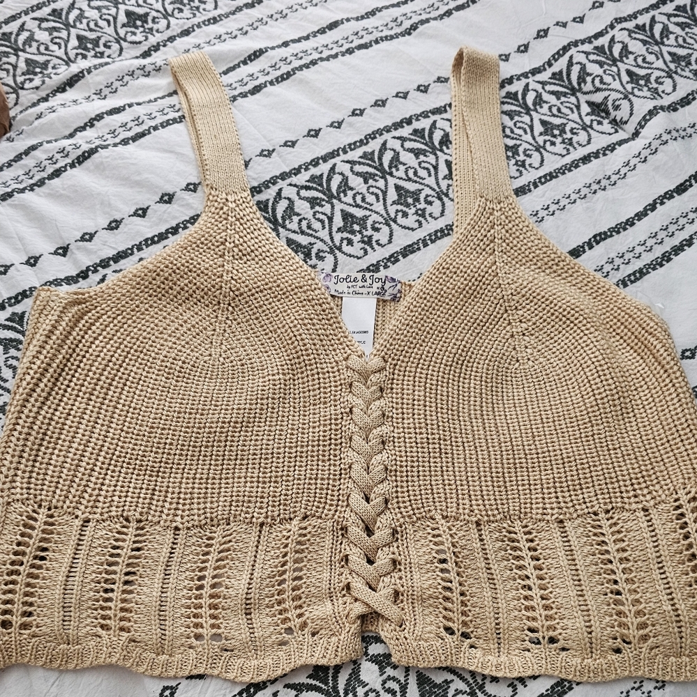 Crochet crop top sleeveless